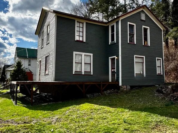 63&65 E Walnut St, Richwood, WV 26261