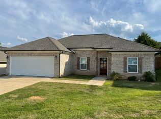 1018 Briarwood Dr, Oxford, MS 38655