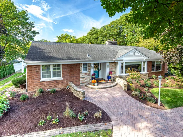 12632 S 74th Ave, Palos Heights, IL 60463