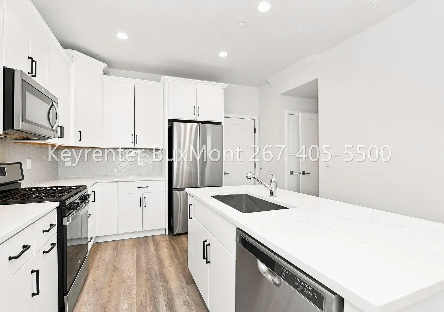 KOP Townhome with EV Charger & Open floor plan — Photo 2
