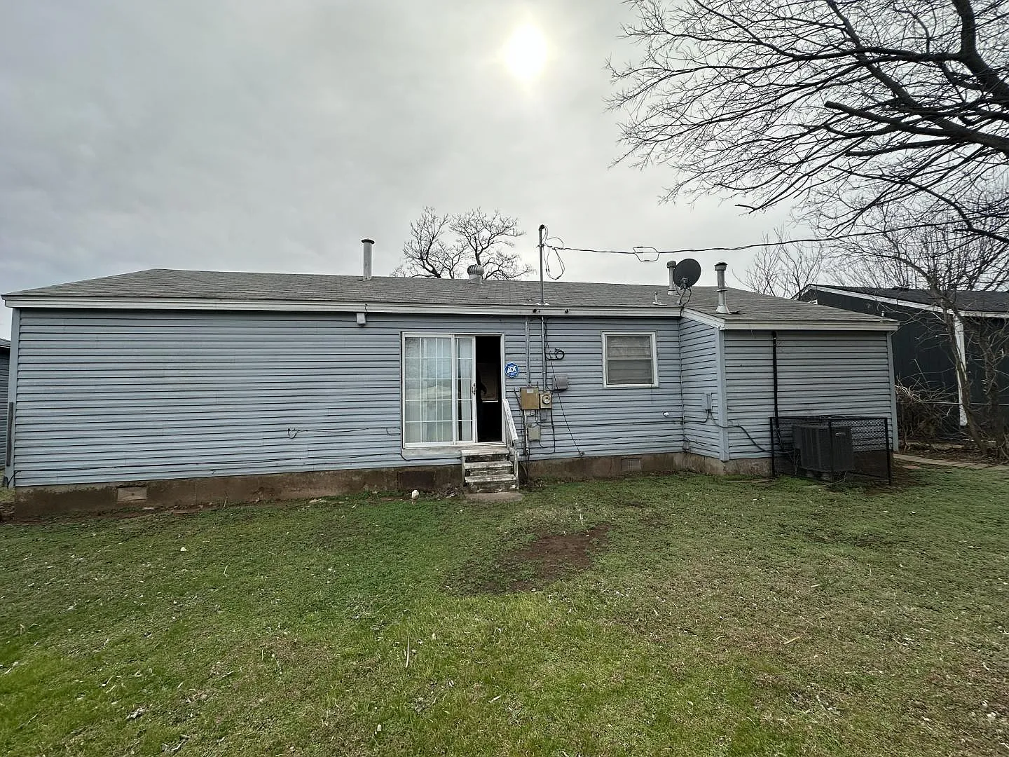 3813 SE 27th St — Photo 2