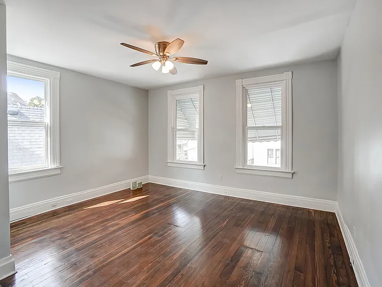 2036 Garrard St — Photo 22