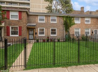3813 S Calumet Ave, Chicago, IL