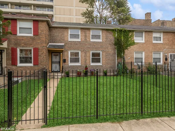 3813 S Calumet Ave, Chicago, IL 60653