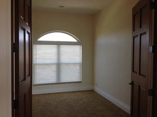 OFFICE/DINING ROOM