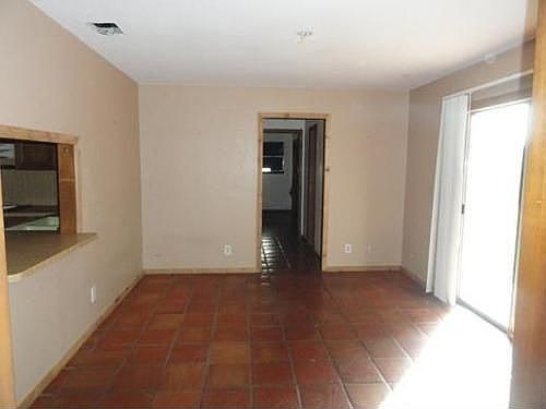4th image of 1000 S Willow St
