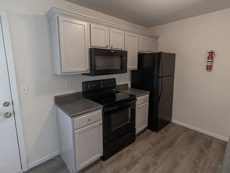 3310 E Saint Charles Rd — Photo 6