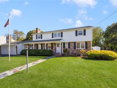 28 Hybrid Dr, Cranston, RI, 02920