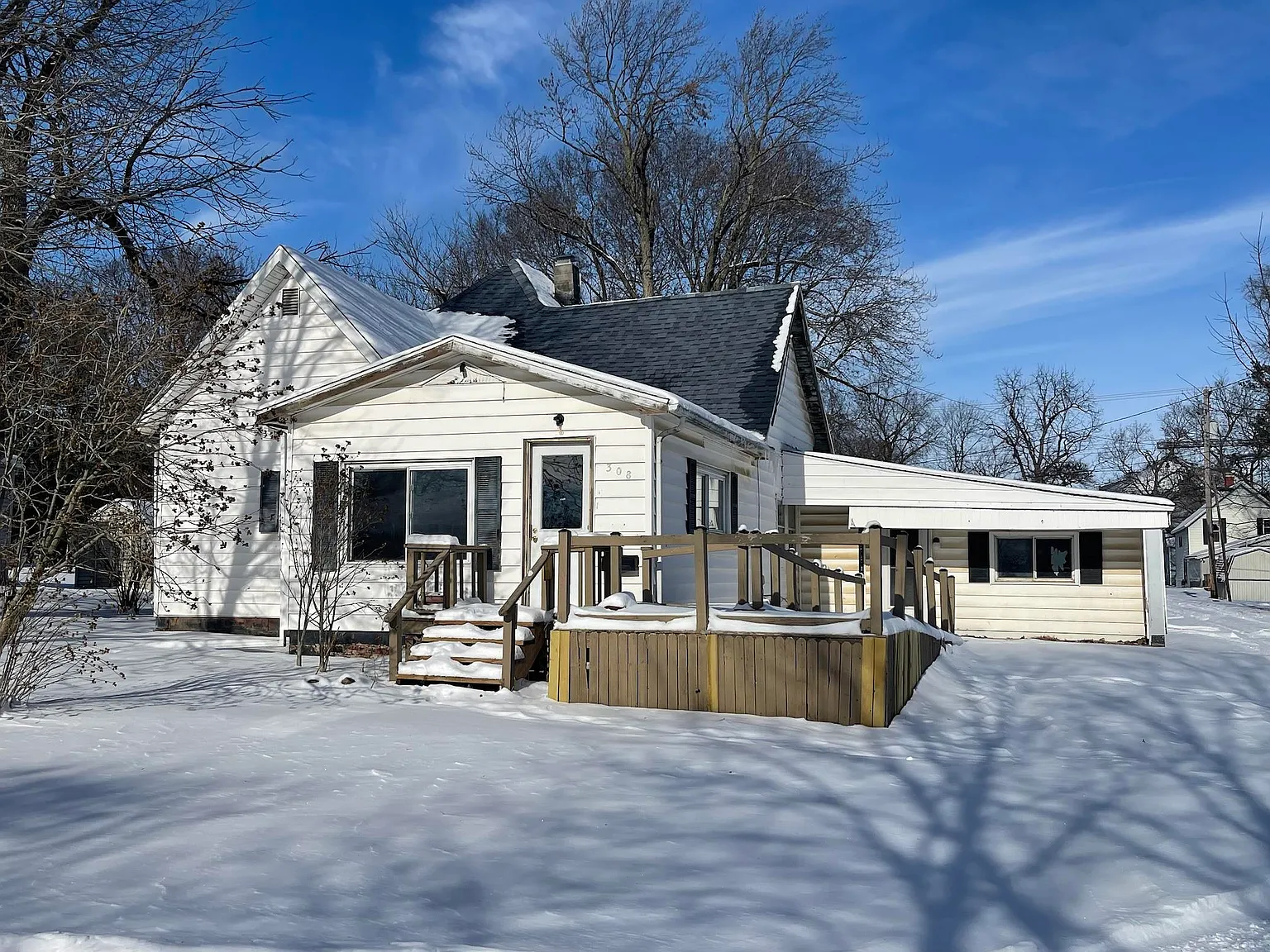 308 Stewart St photo 1