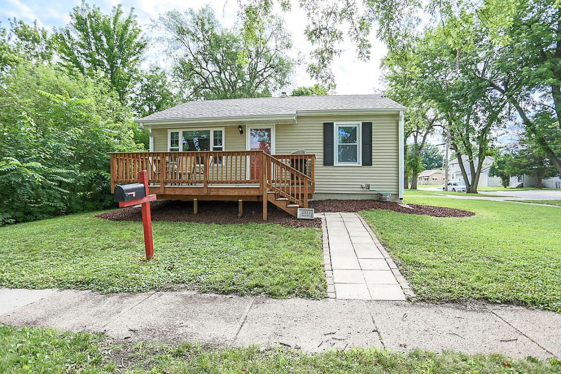 2521 S 8th St, Council Bluffs, IA 51501 Zillow