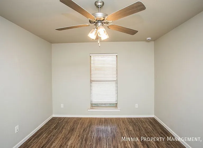 2113 N Jayton Ave #B — Photo 16