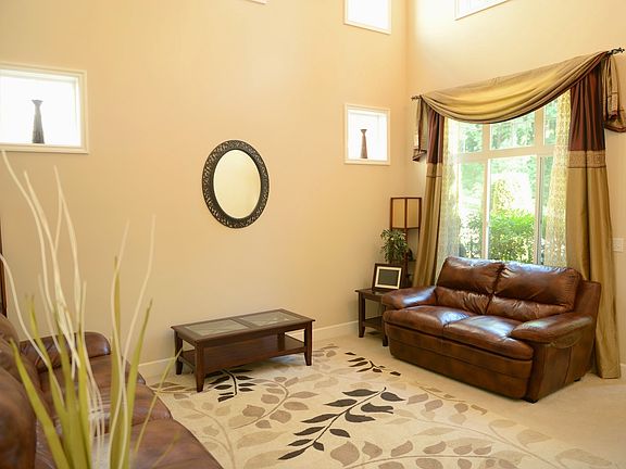 High ceilings Formal Living