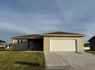 514 8th St, Phillips, NE 68865