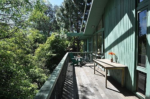3rd image of 650 Palmera Ave
