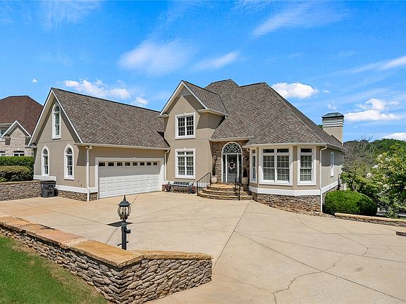2nd image of 316 Green Hill Dr