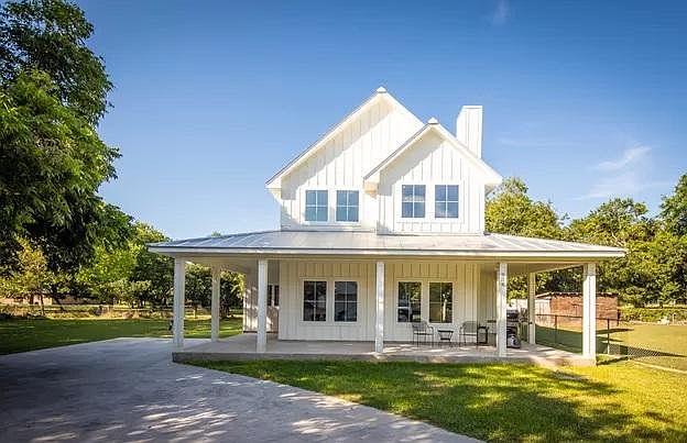 938 N Union Ave, New Braunfels, TX 78130 | Zillow