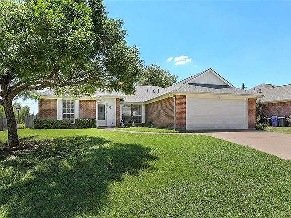 3rd image of 956 Meadow Cir S