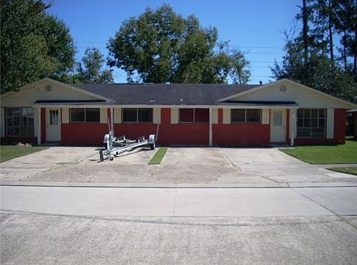 1st image of 2956 Camellia Dr