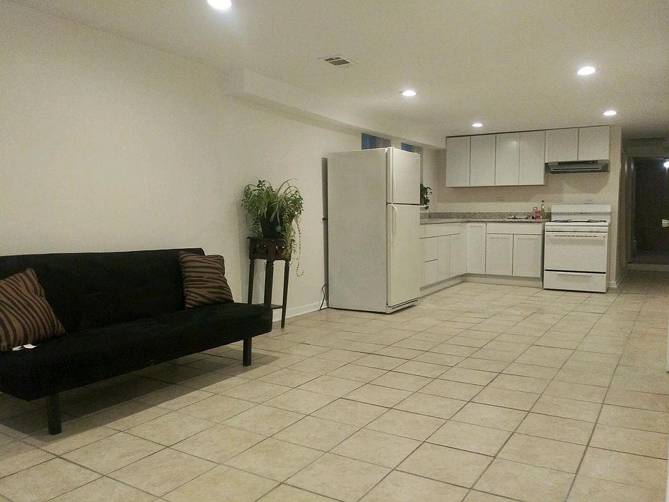 View towards kitchen