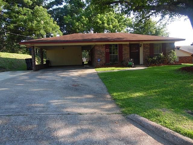 1st image of 118 Katherine Dr