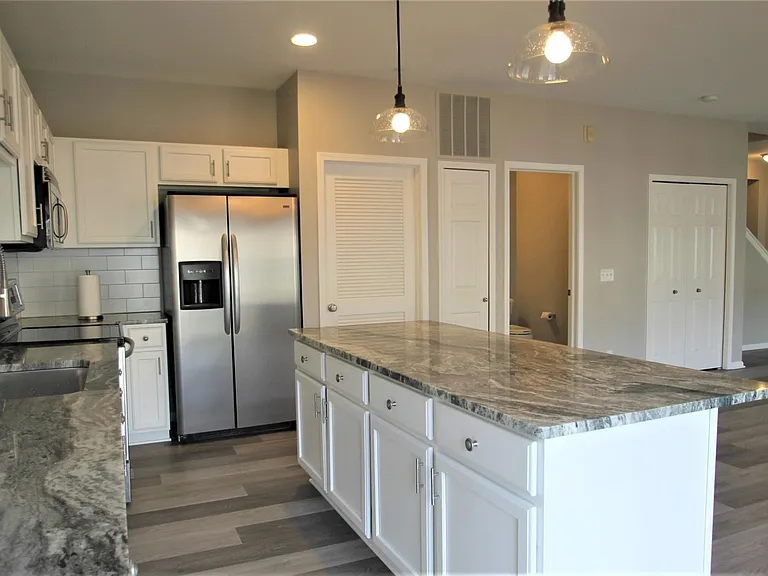 3243 Camden Dr #118 — Photo 11