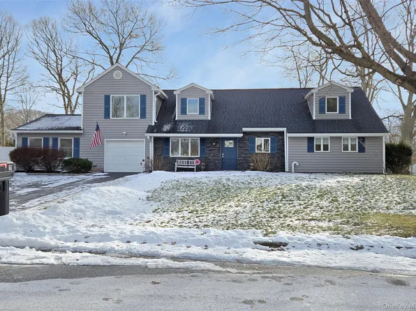 2 Franklin Street, Coram, NY 11727