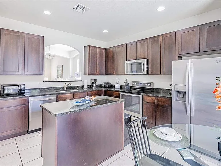 Dharma Cir — Photo 11