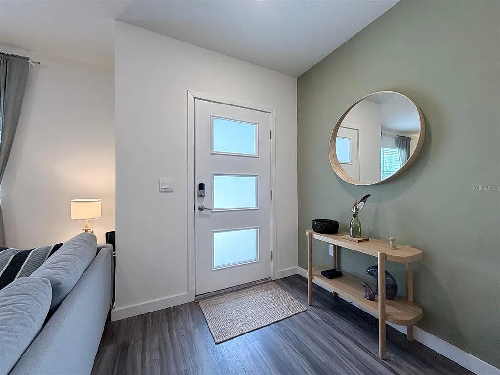 3 bed, 2.5 bath, 1488 sqft, $2,200 — Photo 4