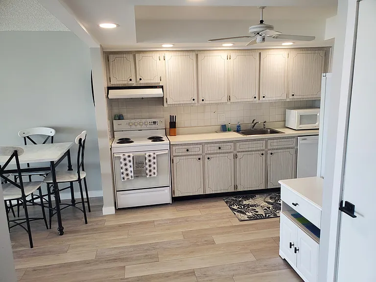 895 S Gulfview Blvd #201 — Photo 66