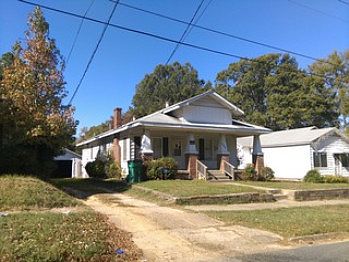 1st image of 618 S College Ave