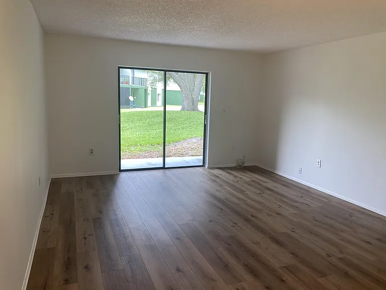 2217 Flower Tree Cir — Photo 3