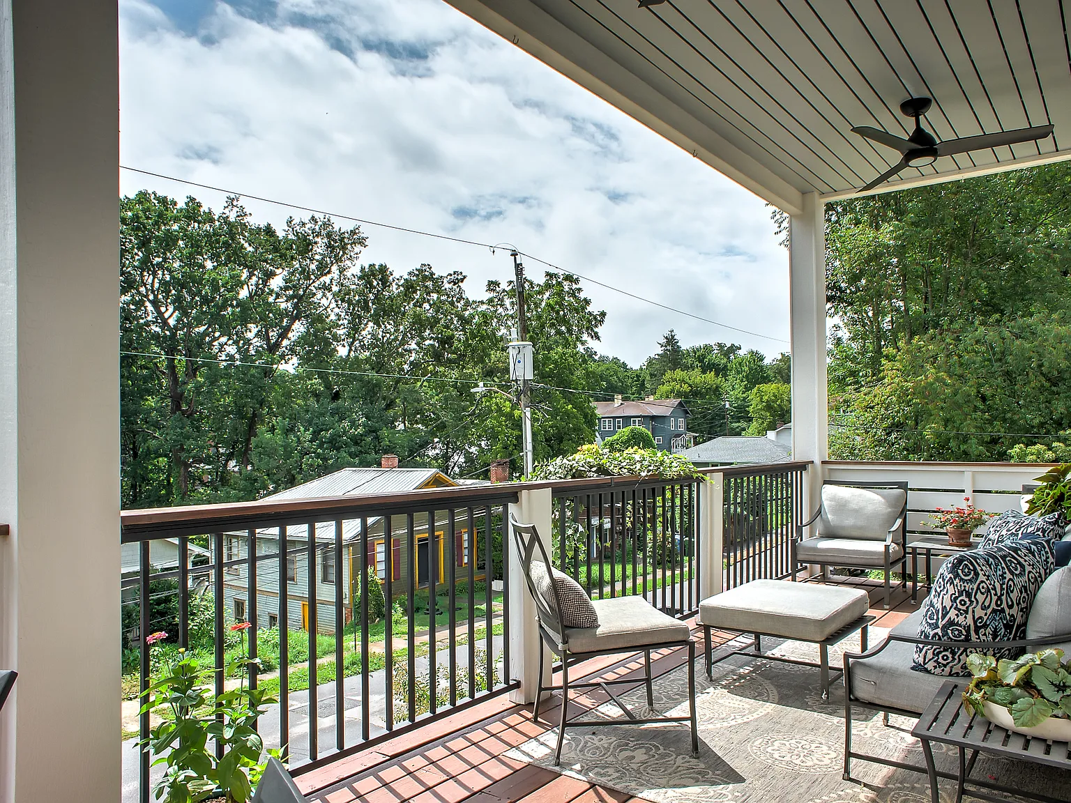 4 bed, 3.5 bath, 2288 sqft, $4,000 — Photo 3