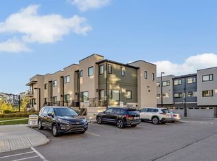 218 N Sherwood Sq NW, Calgary, AB T3R0Y2