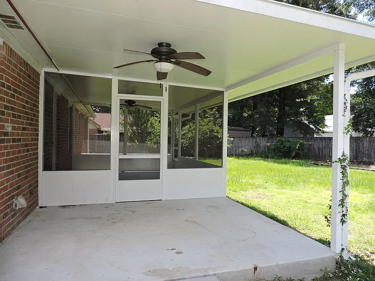 6537 Sinclair St — Photo 17