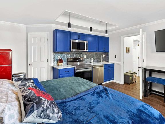 5th image of 3939 Park Rd