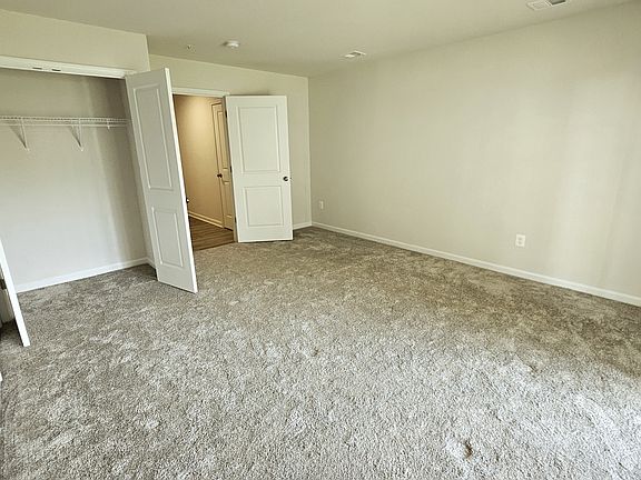 4th image of 23383 Leyland St