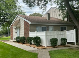 838 Pin Oak Ln, University Park, IL 60484