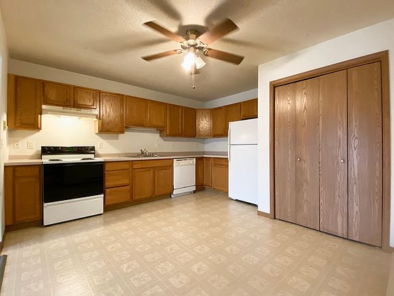 3rd image of 1082 Apple Ave #2