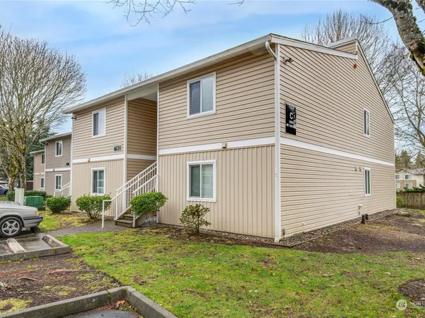 12513 NE 130th Way #C-201, Kirkland, WA 98034