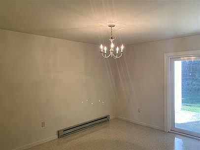 3rd image of 221 Magnolia St #221