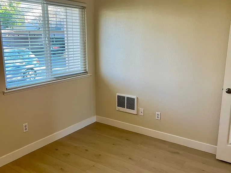 209 Stony Point Rd #E — Photo 17