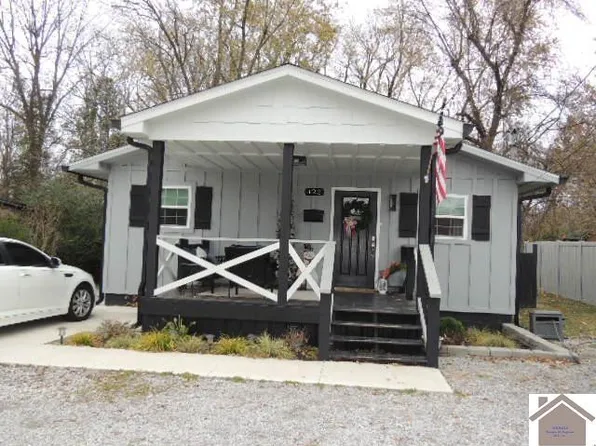 422 S 3rd St, Mayfield, KY 42066