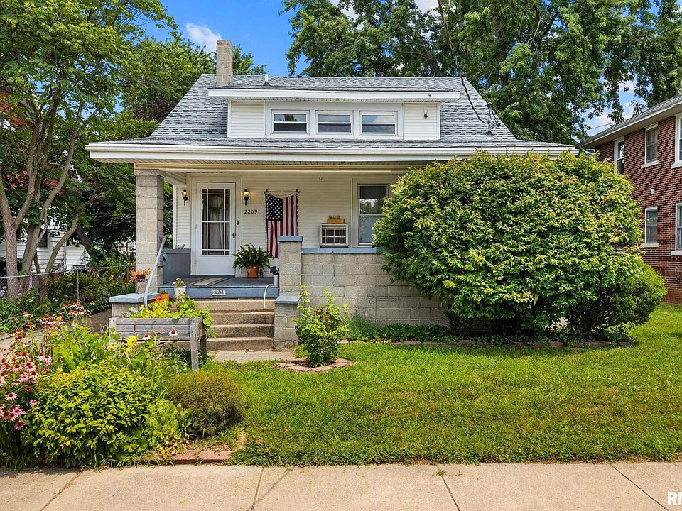 1st image of 2209 W Barker Ave
