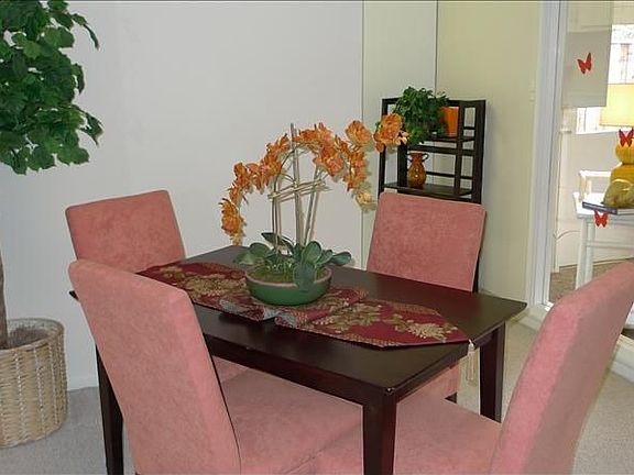5th image of 1076 Blackfield Way