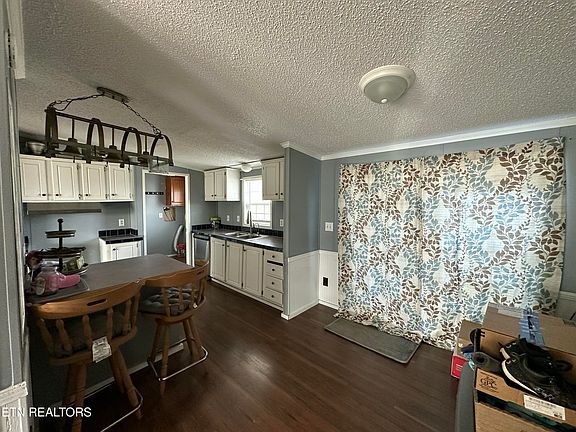 4th image of 408 Rathburn St W
