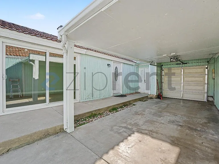 1834 Club Dr — Photo 5