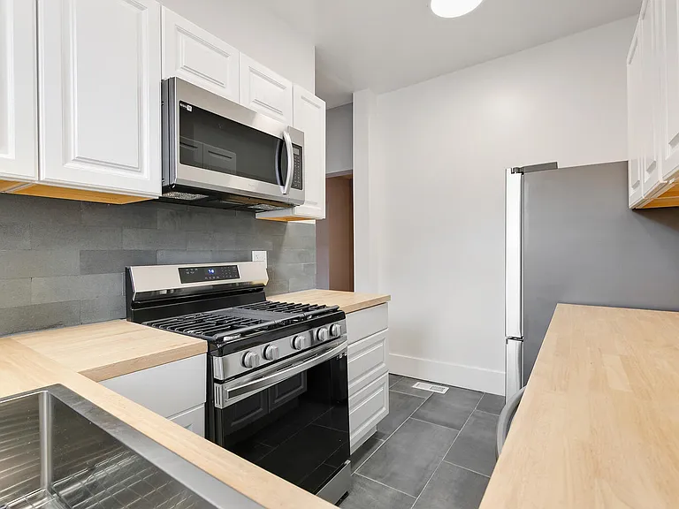 1579 N Franklin St #H — Photo 13