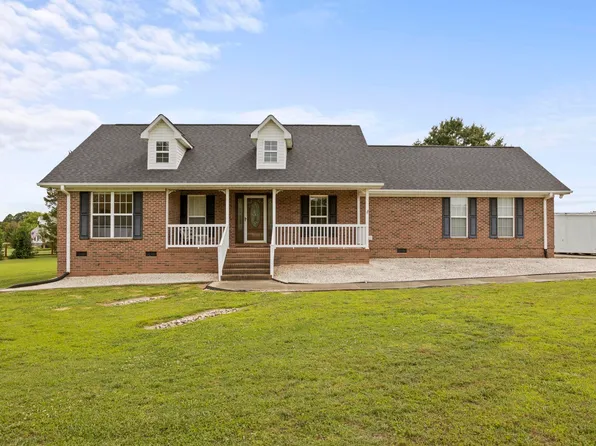 642 Circle Dr, Woodruff, SC 29388