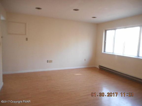 3rd image of 218 Sellersville Dr