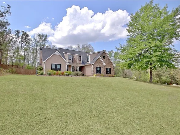 12 Smokey Ridge Ct, Newnan, GA 30263